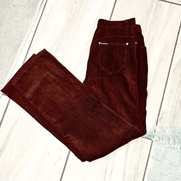 Bardot Booty- Cord High Waist Pant in chocolate - Picture 15 of 16